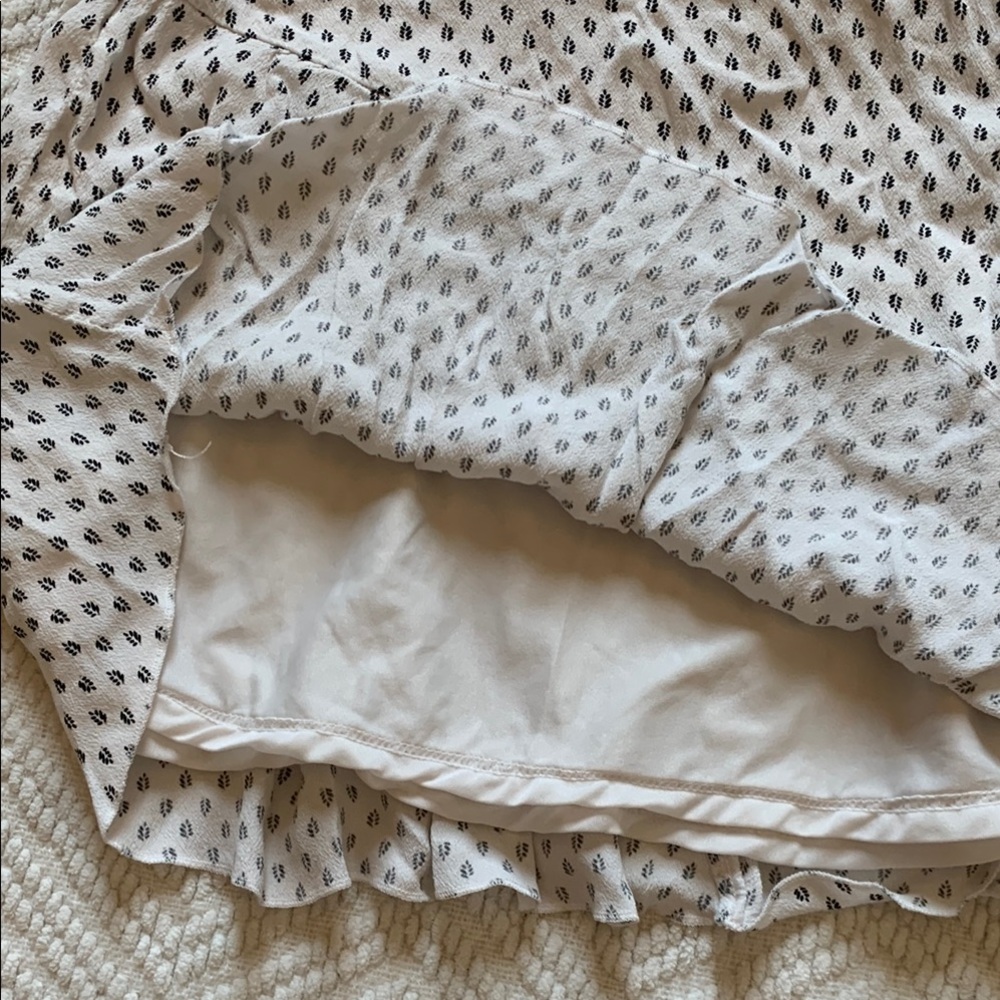 π White Patterned Skirt - Picture 3 of 9